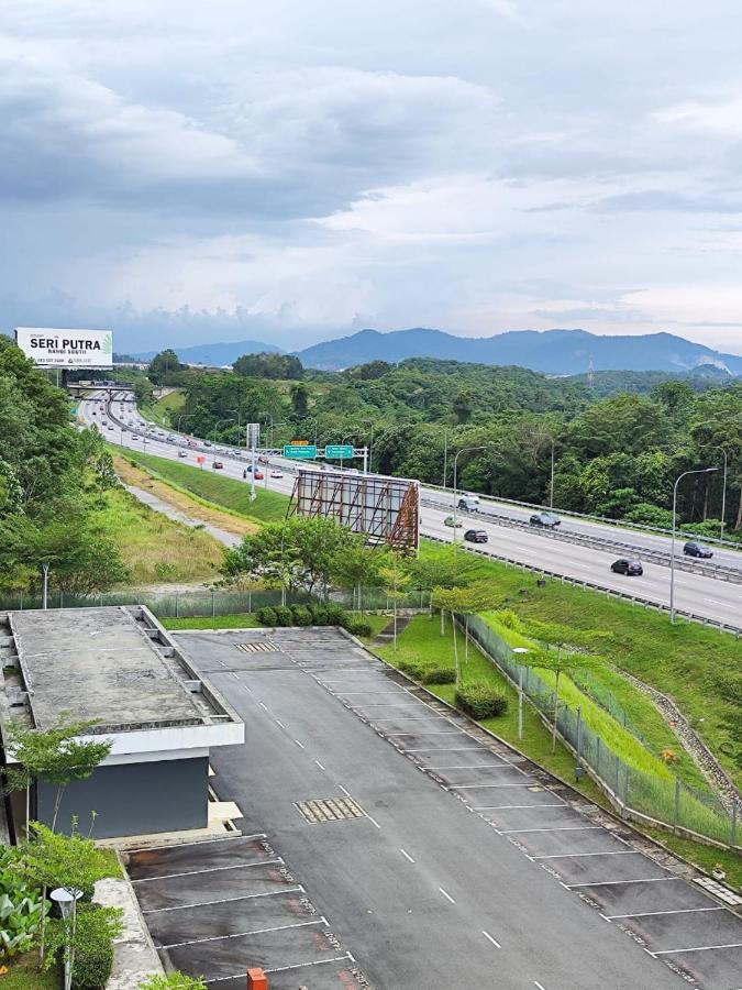 Putra 1 Pool Bandar Seri Putra Apartment Kampong Sungai Buah